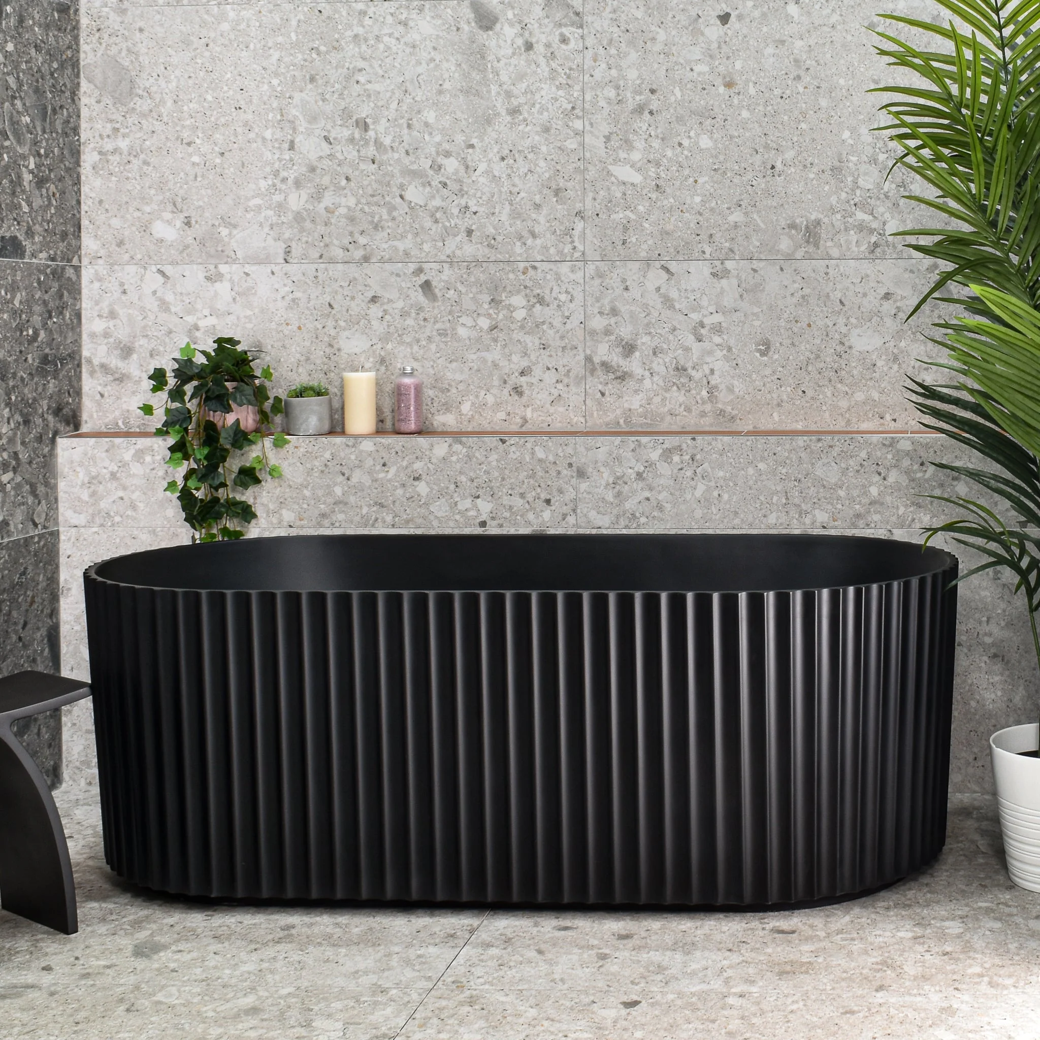 Agora Groove 1500mm Fluted Oval Freestanding Bath, Matte Black - Image 2