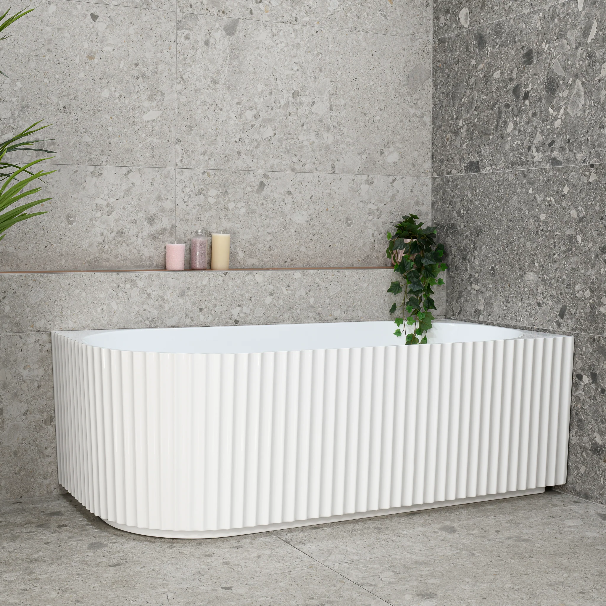Agora Groove 1700mm Fluted Right Corner Freestanding Bath, Gloss White - Image 3
