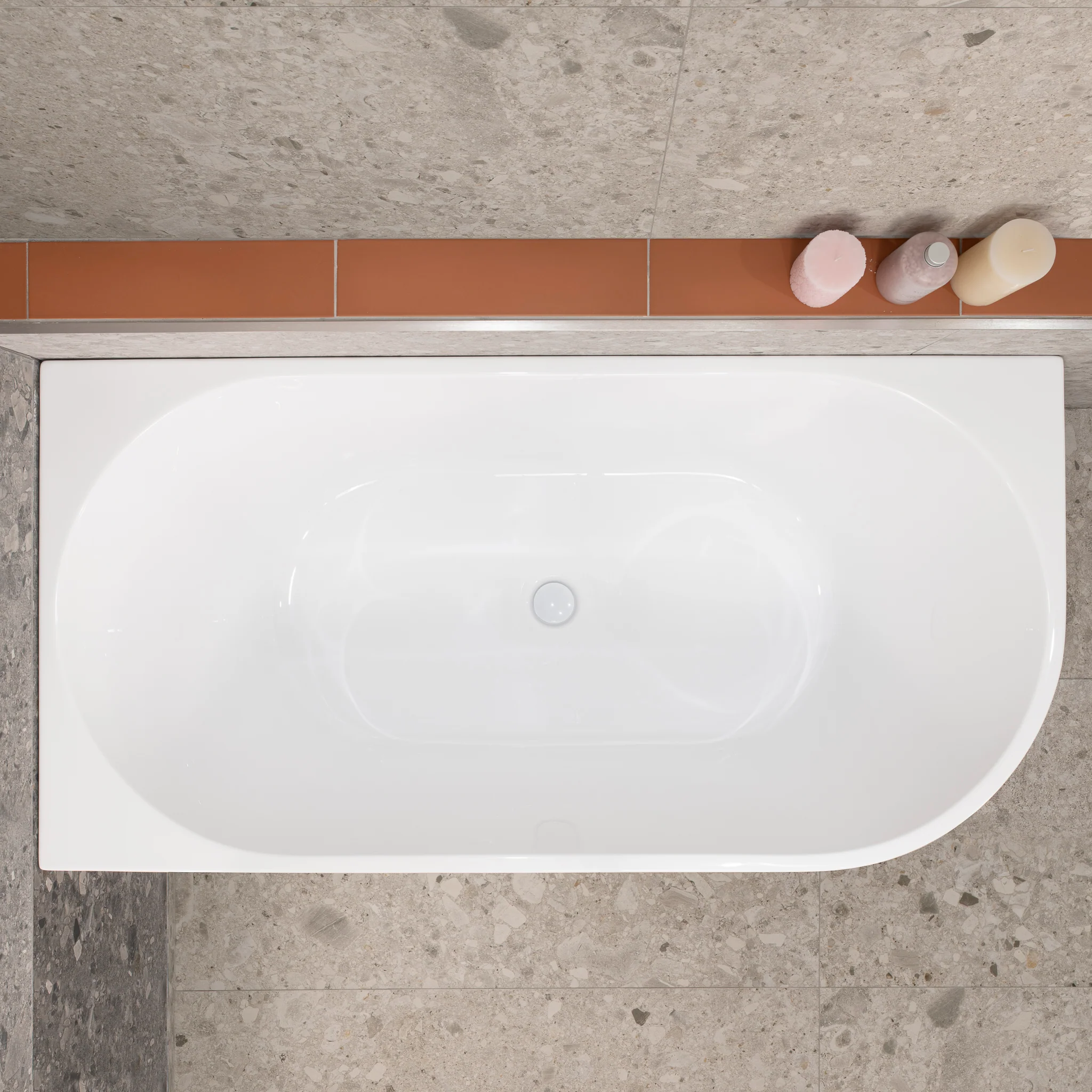 **CLEARANCE STOCK Avalon 1400mm Left Corner Freestanding Bath, Gloss White - Image 5