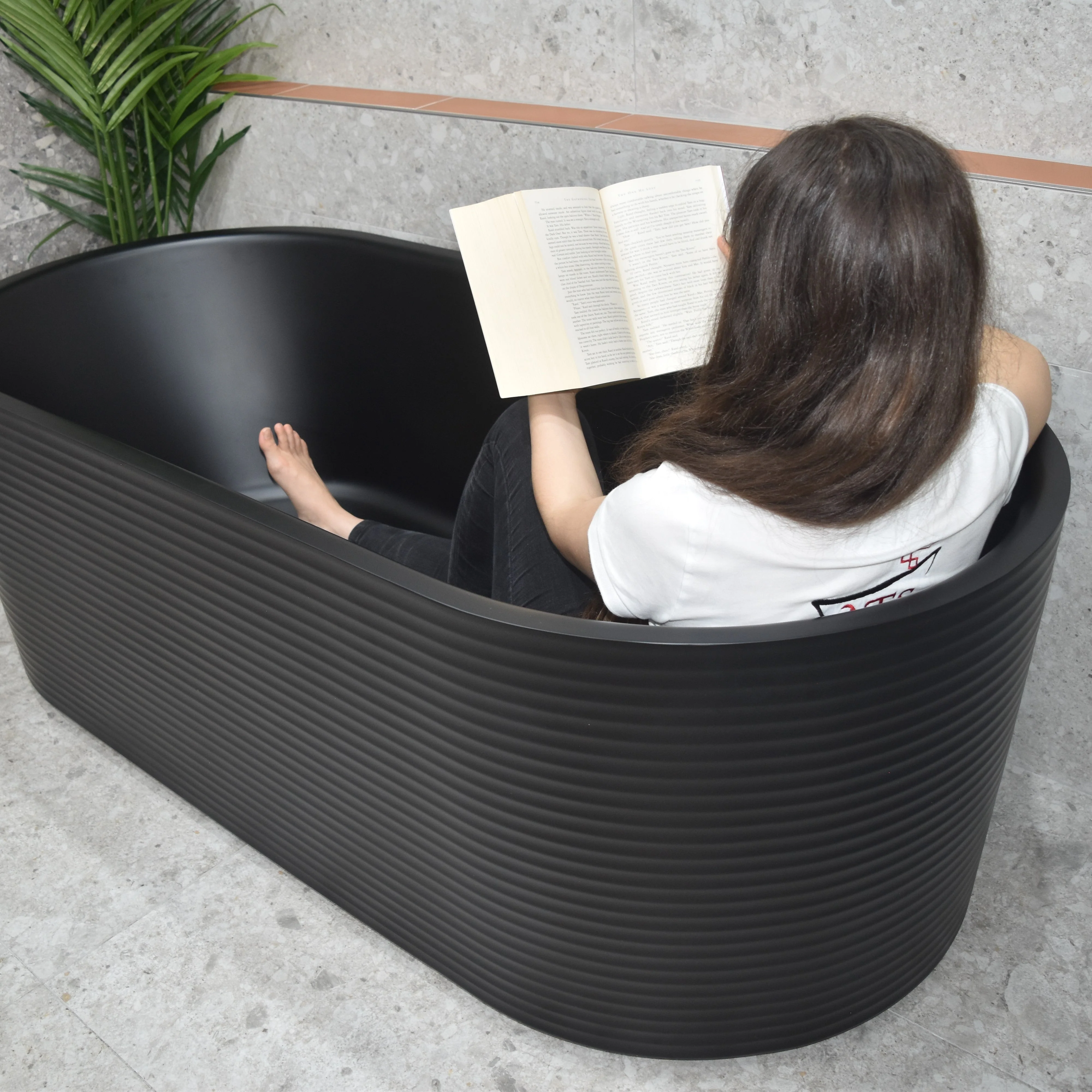 Brighton Corrugated 1500mm Ribbed Oval Freestanding Bath, Matte Black *Clearance Stock* - Image 6
