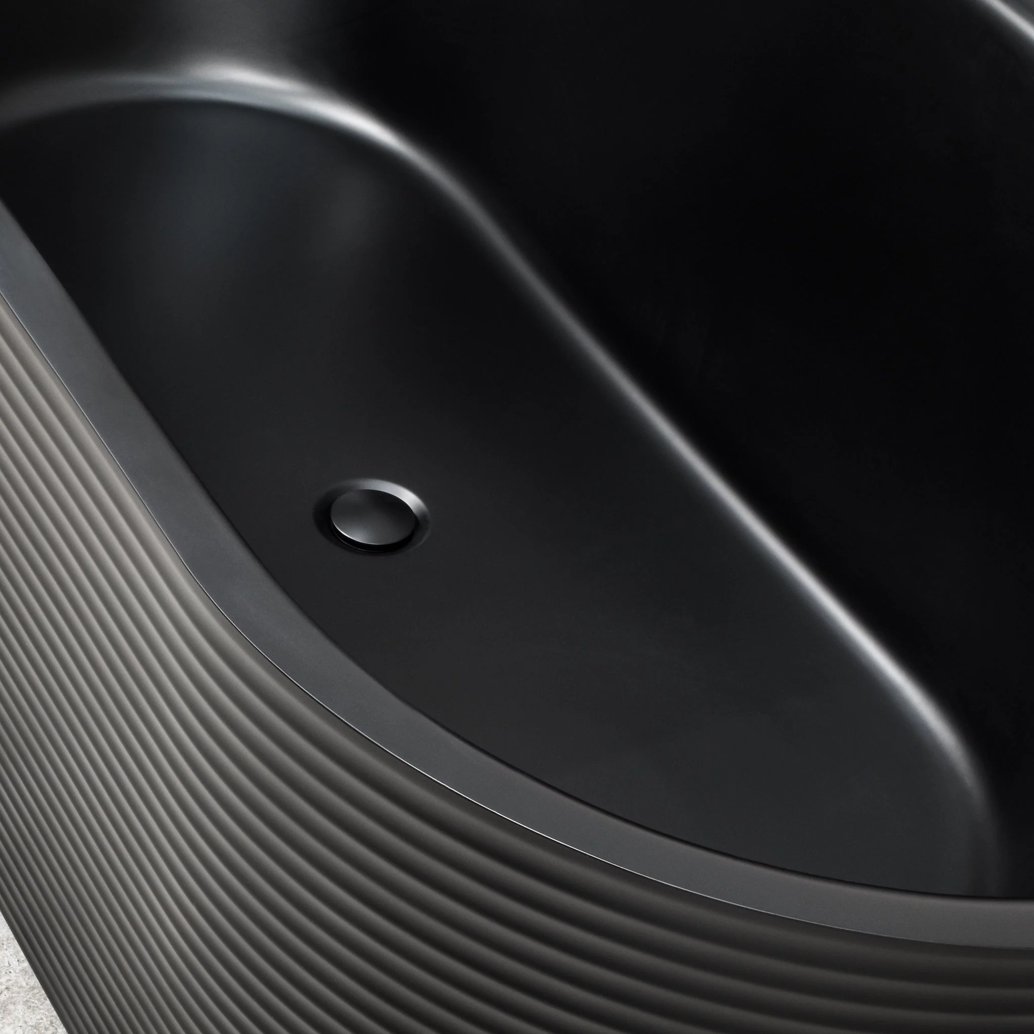 Brighton Corrugated 1700mm Ribbed Back to Wall Freestanding Bath, Matte Black *Clearance Stock* - Image 3