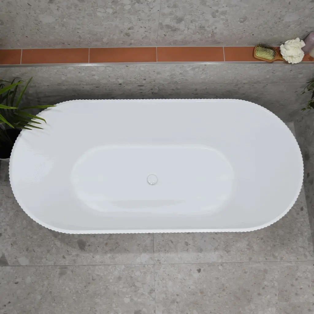 **CLEARANCE STOCK Brighton Groove 1500mm Fluted Oval Freestanding Bath, Gloss White - Image 5