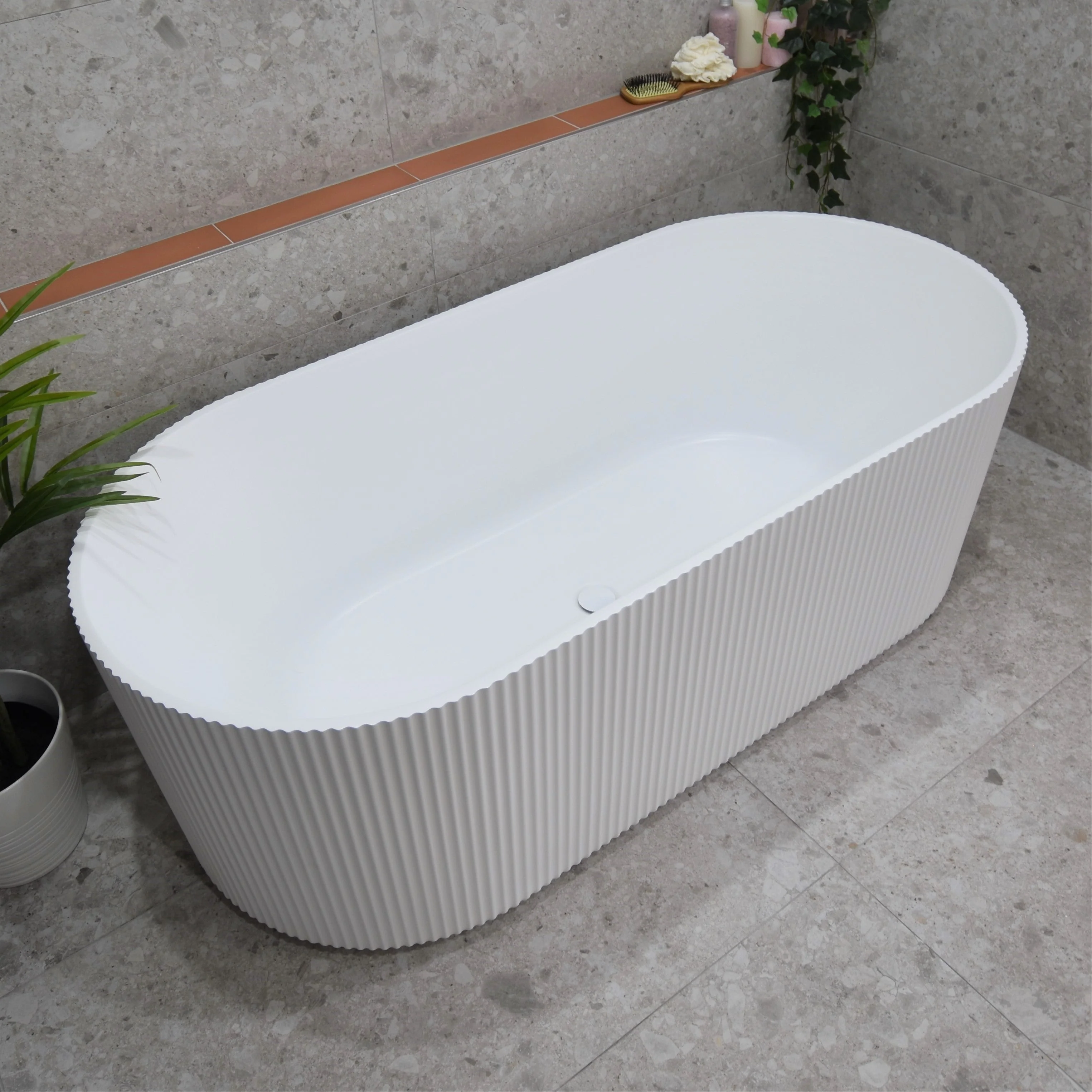 **CLEARANCE STOCK Brighton Groove 1700mm Fluted Oval Freestanding Bath, Gloss White - Image 4