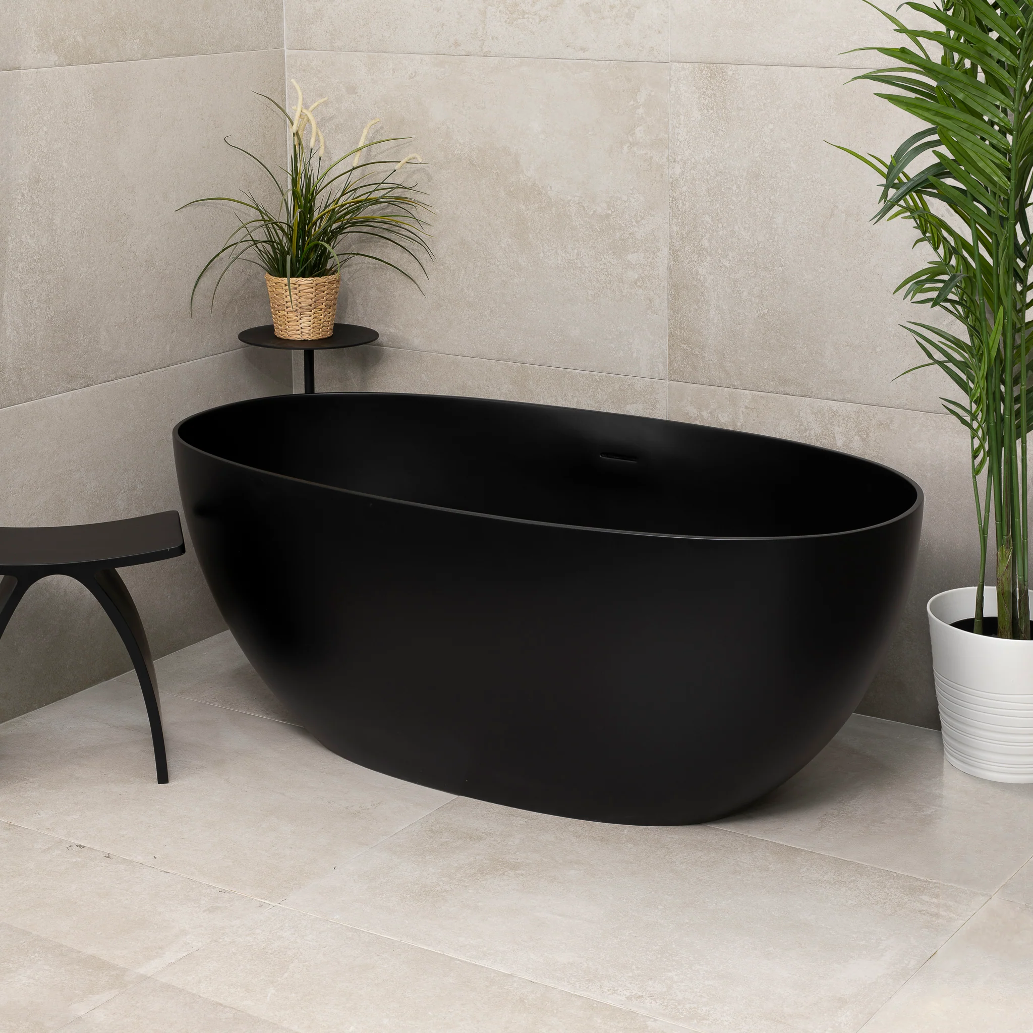 Byron Egg 1400mm Oval Artificial Stone Freestanding Bath, Matte Black - Image 4