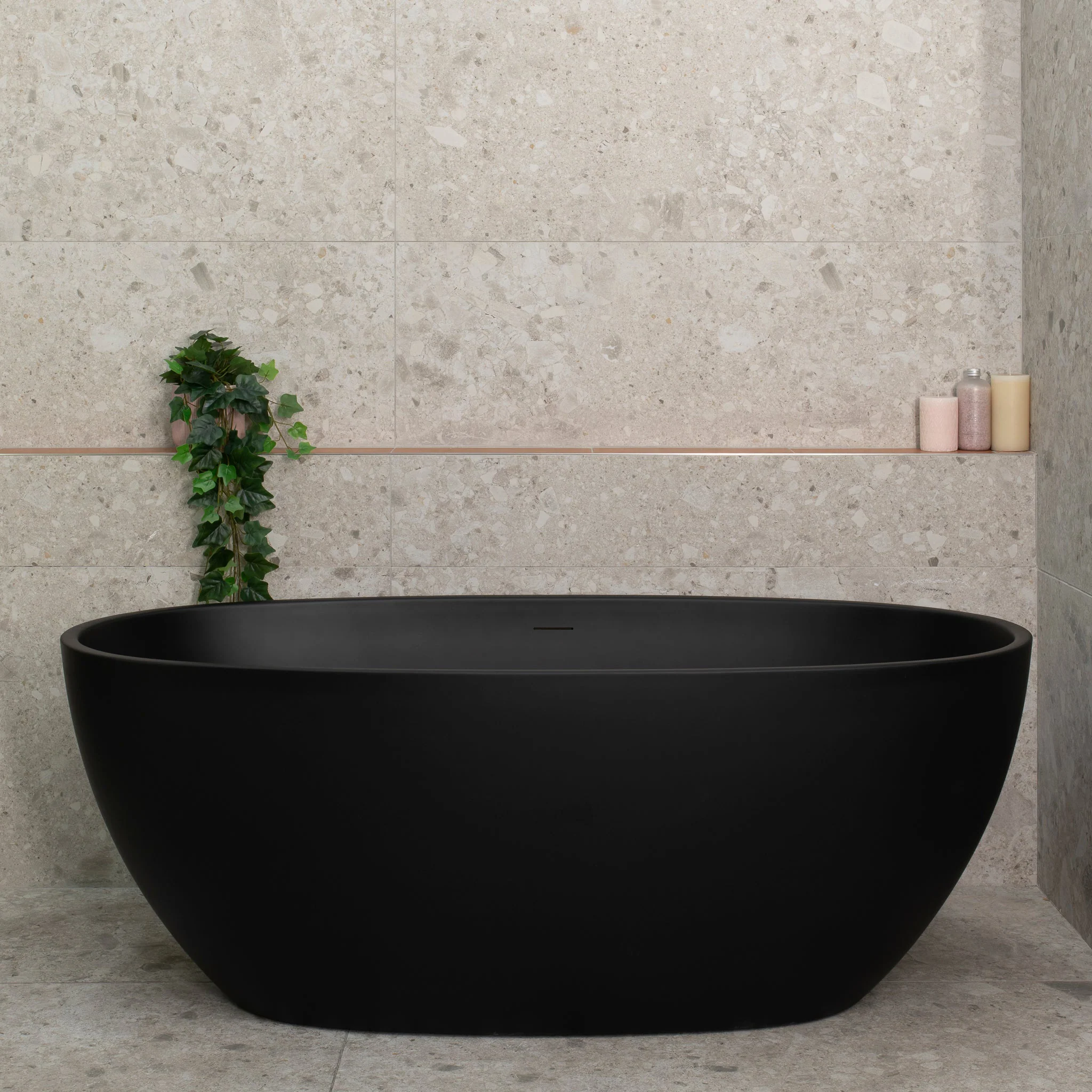 Byron Egg 1500mm Oval Freestanding Bath with Overflow, Matte Black - Image 2