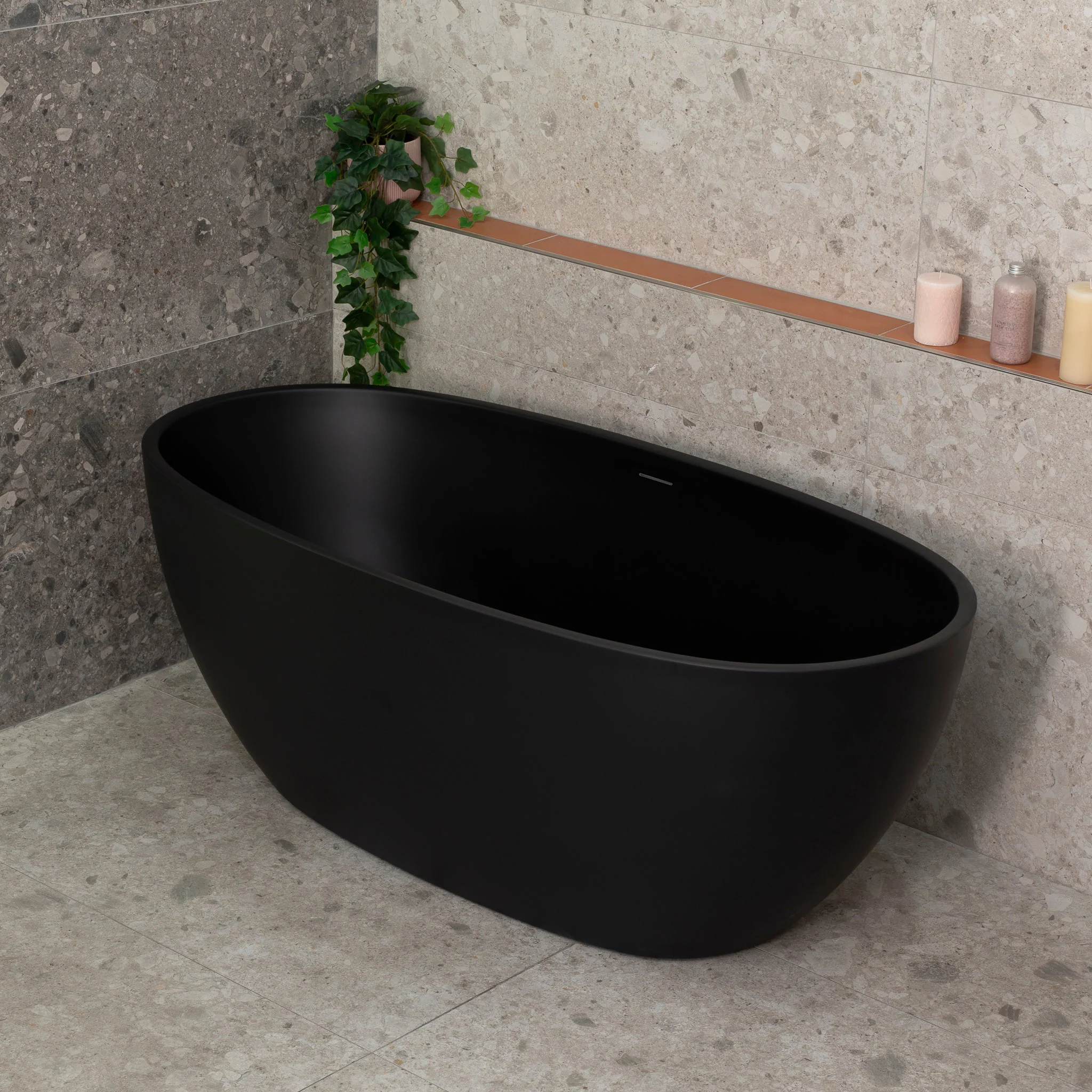 Byron Egg 1500mm Oval Freestanding Bath with Overflow, Matte Black - Image 3
