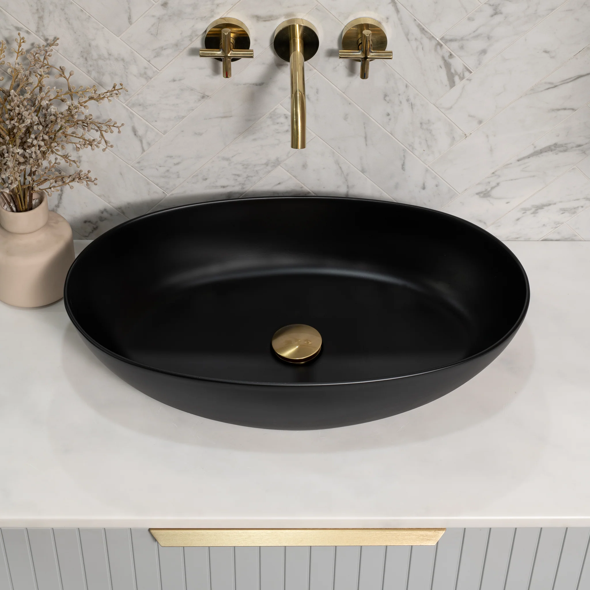 Byron Egg Oval 580mm x 350mm Artificial Stone Above-Counter Basin, Matte Black - Image 3