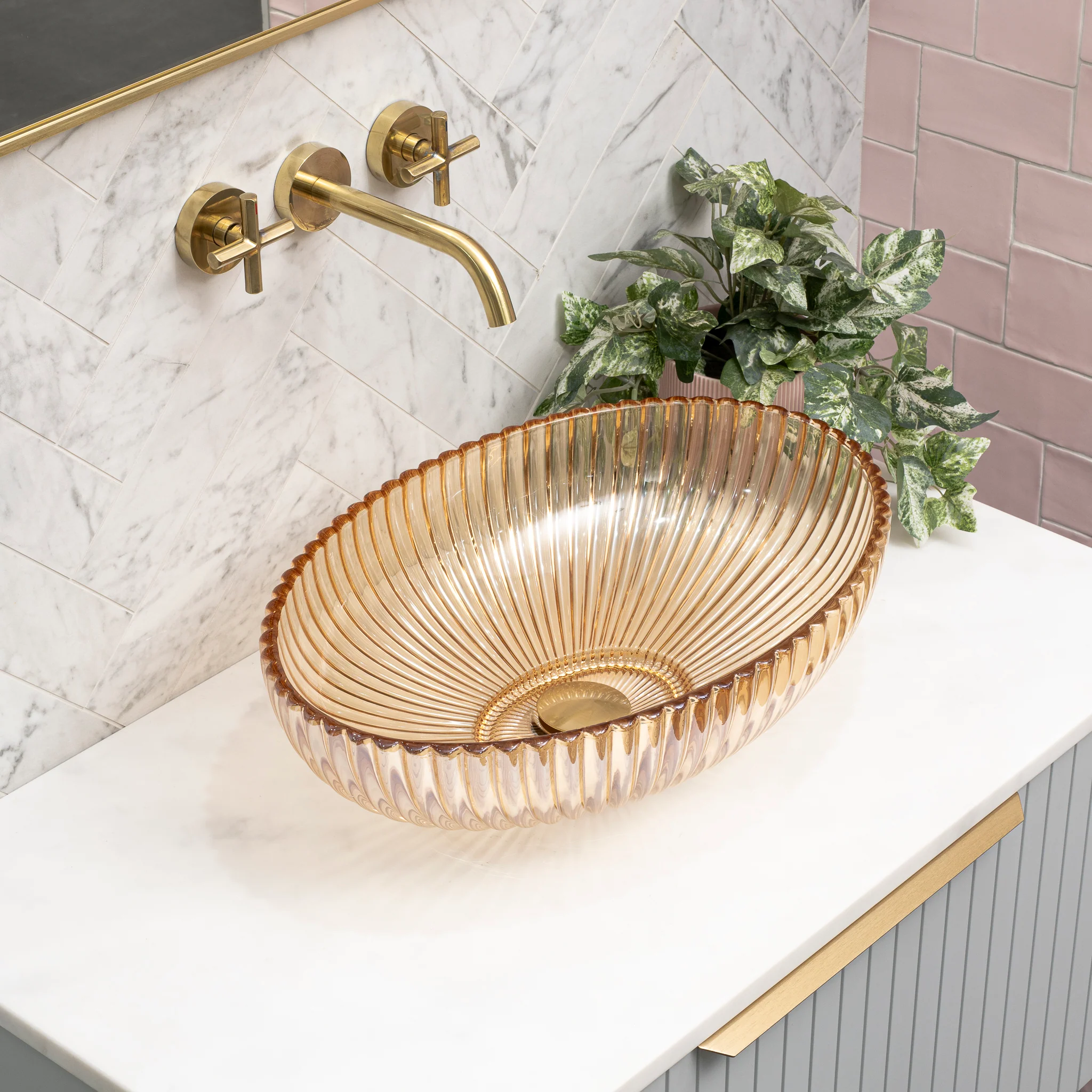 Capara 510mm X 350mm Above-Counter Glass Basin, Deep Amber Glass - Image 2