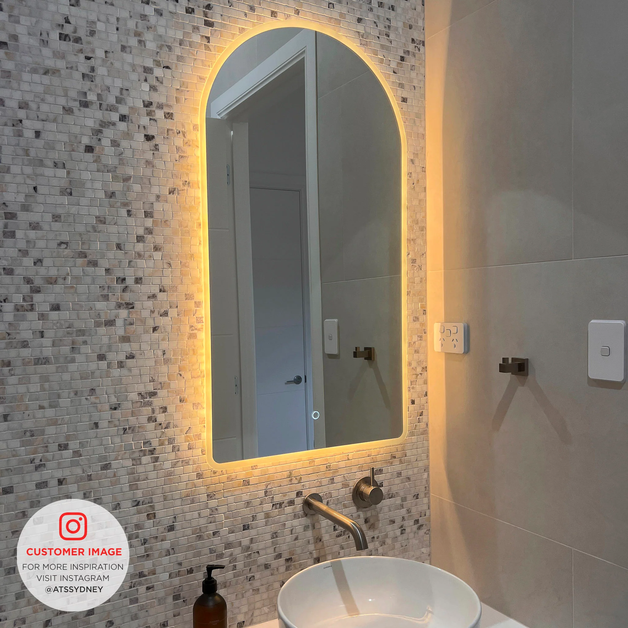 Arco Arch 550mm x 1000mm Backlit LED Frameless Mirror with Polished Edge and Demister - Image 8
