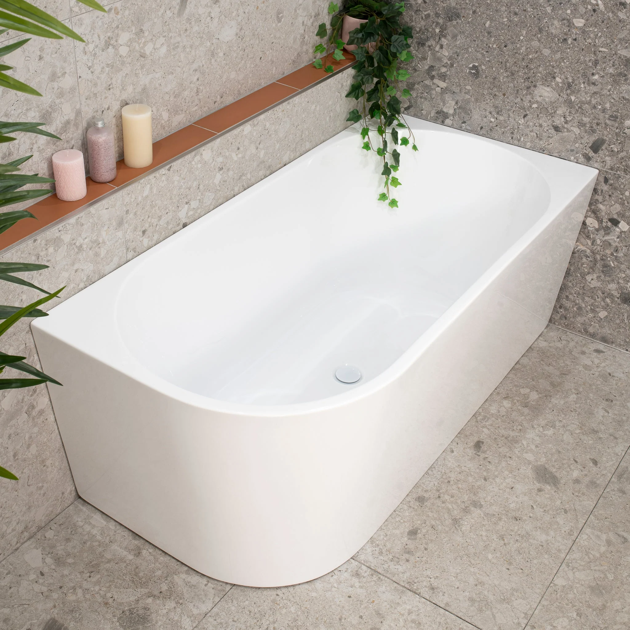 **CLEARANCE STOCK Avalon 1500mm Right Corner Freestanding Bath, Gloss White - Image 3