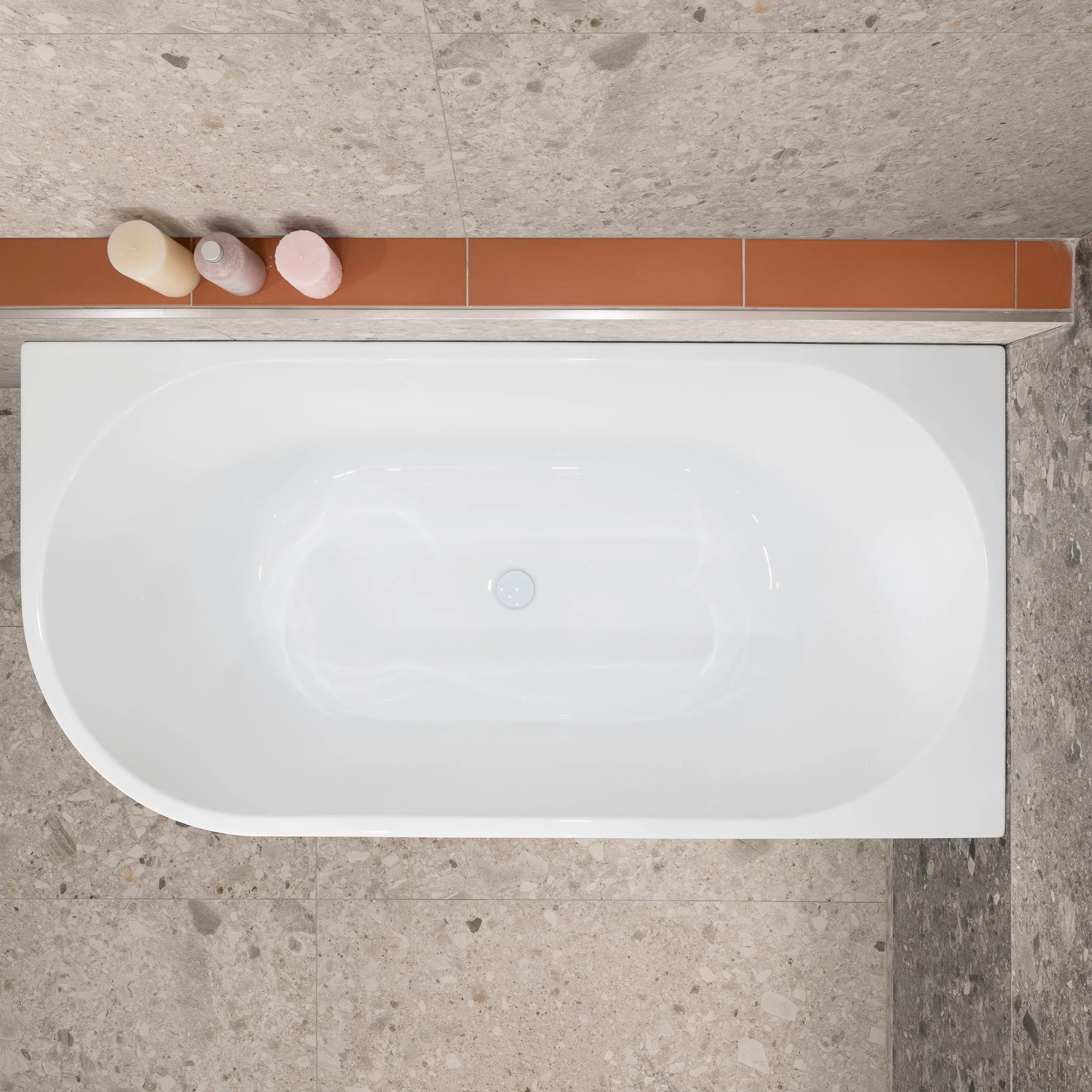 **CLEARANCE STOCK Avalon 1500mm Right Corner Freestanding Bath, Gloss White - Image 5