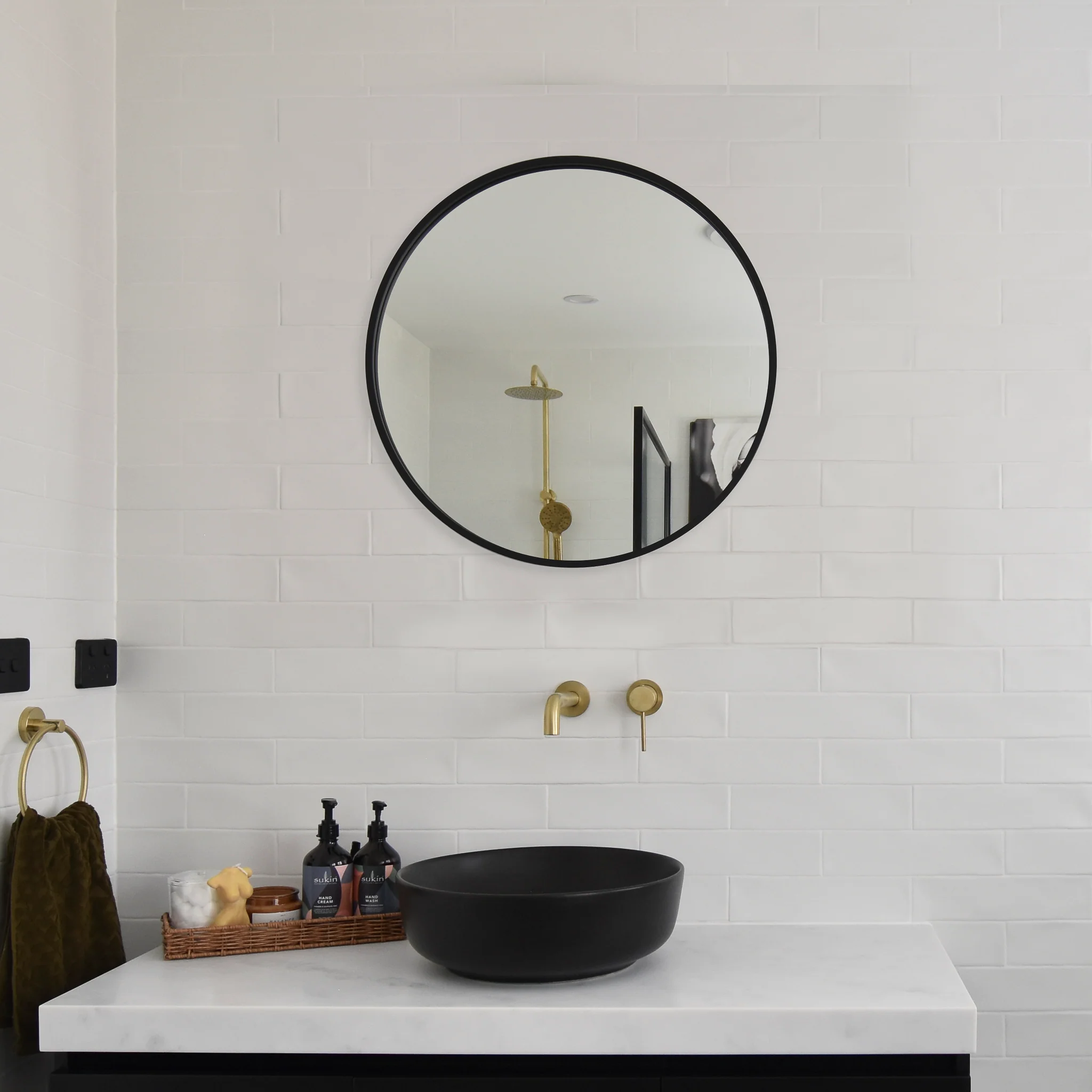 Deluxe Round Mirror with Black Frame. Available 600mm, 750mm, 900mm - Image 12
