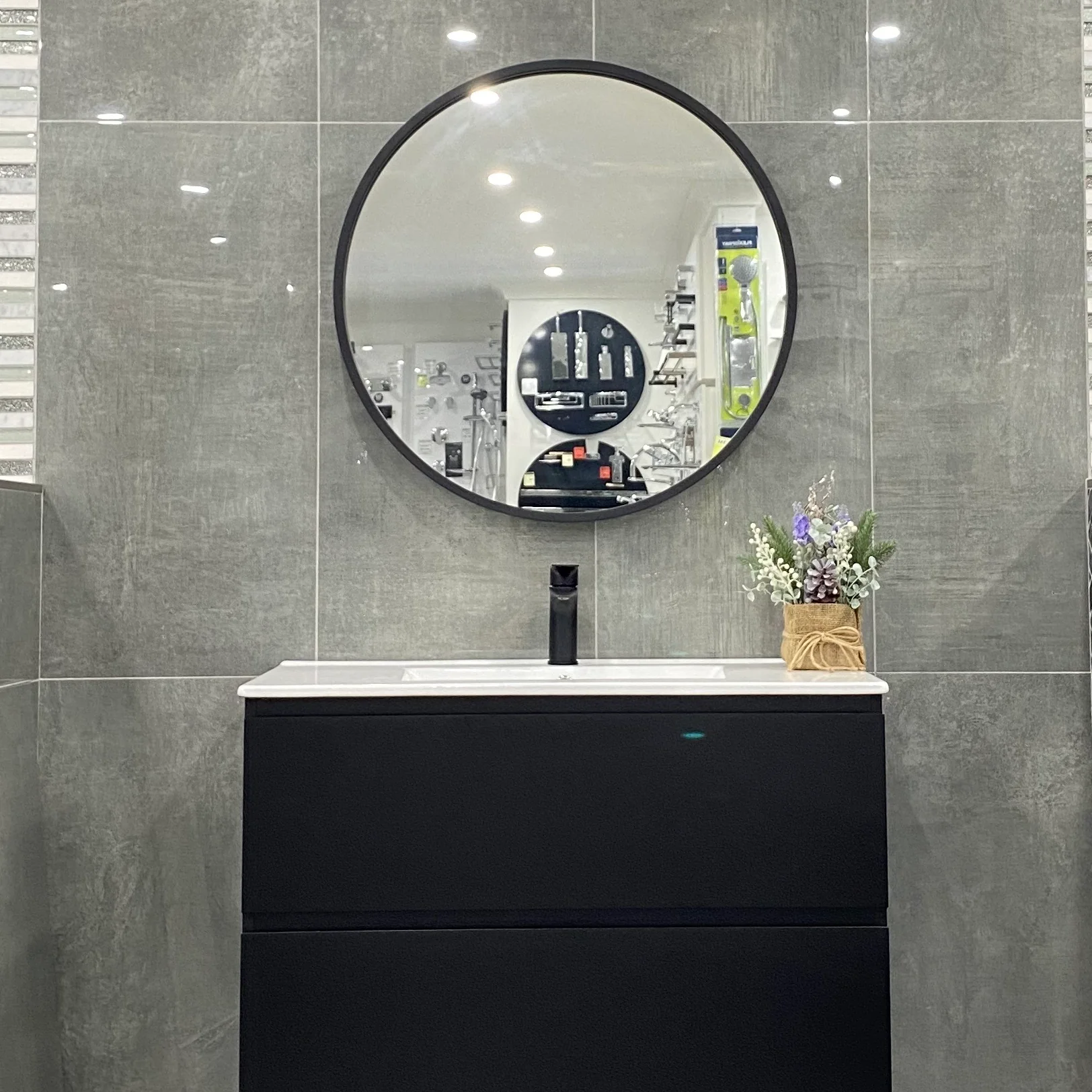 Deluxe Round Mirror with Black Frame. Available 600mm, 750mm, 900mm - Image 9
