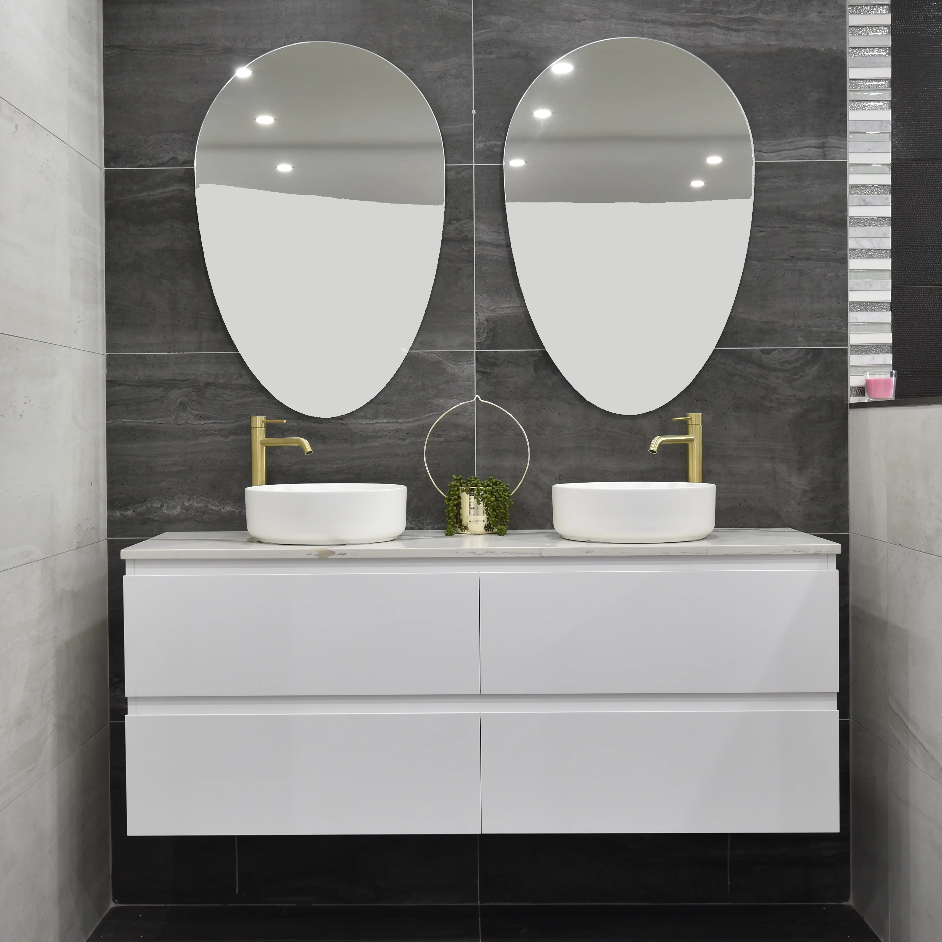 Egg Frameless Mirror with Polished Edge | 2 Sizes, 500mm and 600mm | - Image 7
