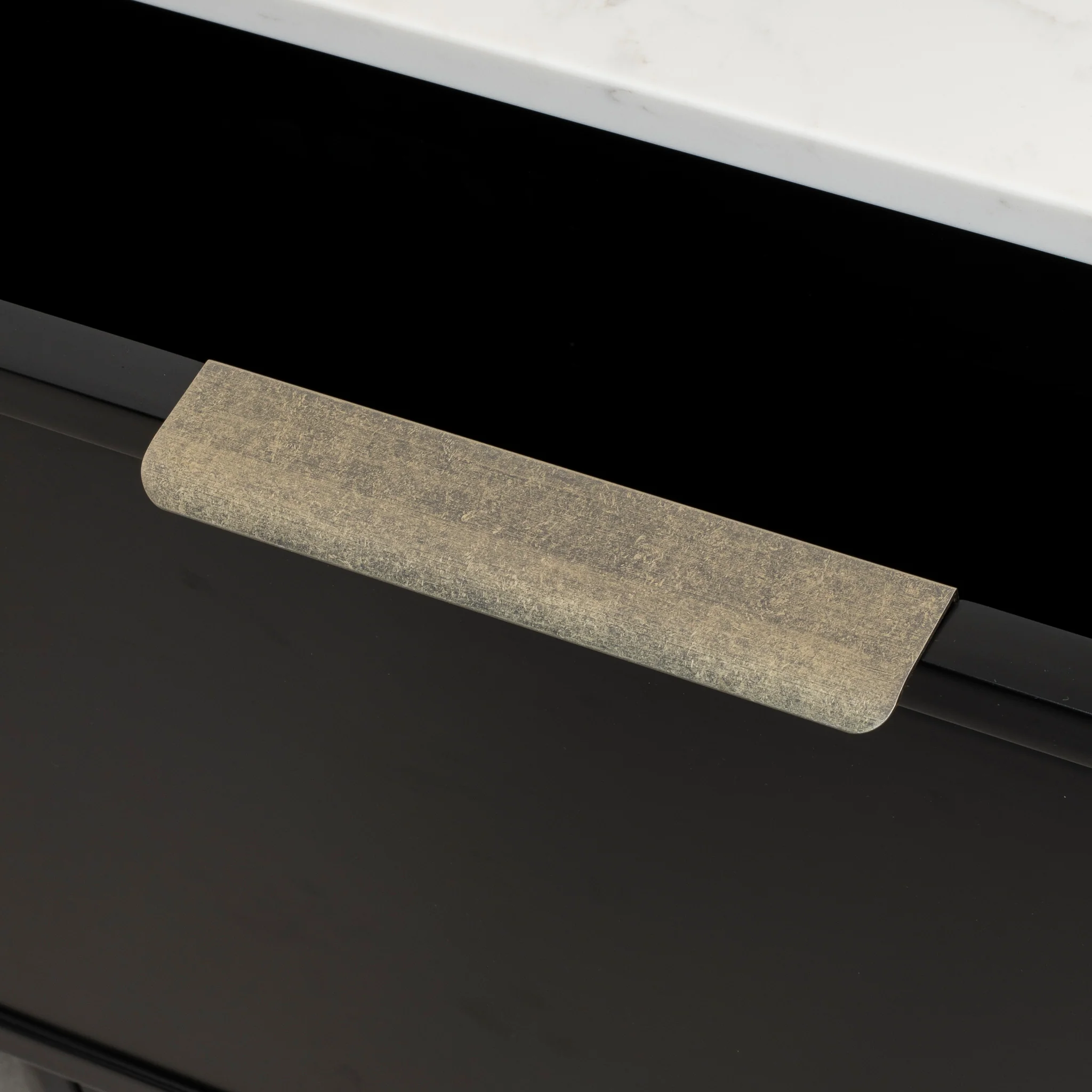 Hiku Pull Vanity Handle - Aged Golden Pewter - Image 4