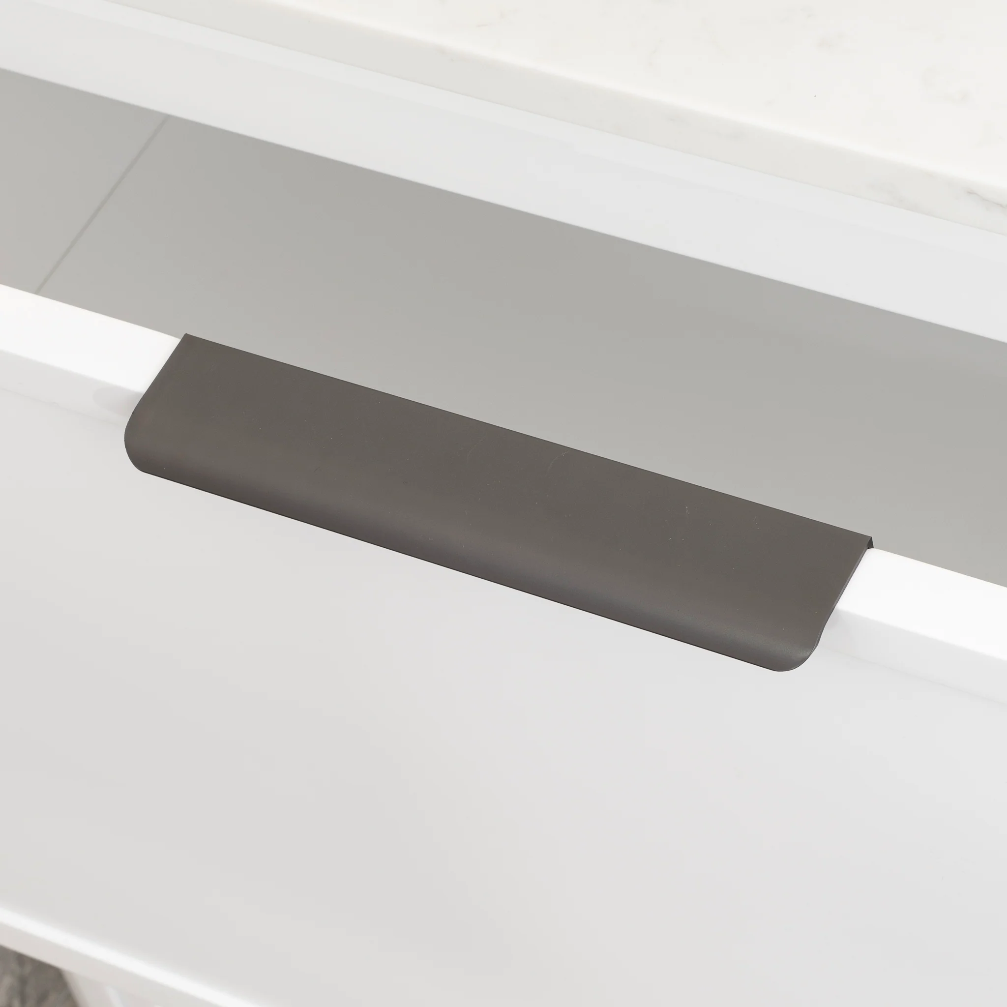 Hiku Pull Vanity Handle - Gunmetal - Image 3