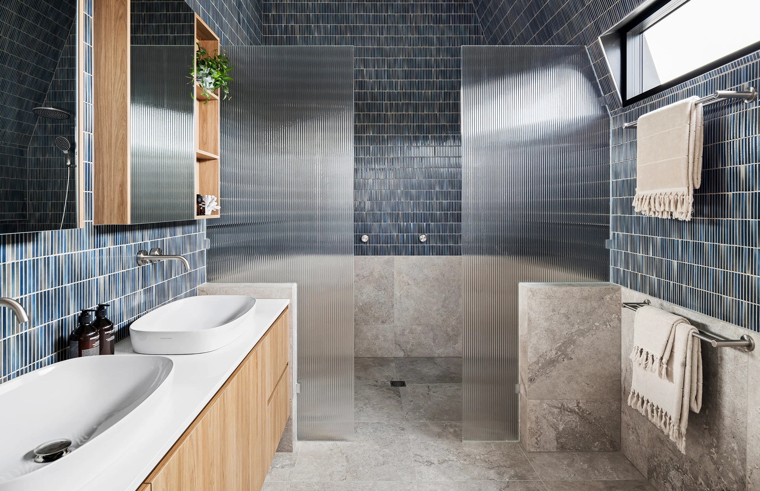 Phoenix Axia Shower/ Wall Mixer | Matte Black | - Image 3