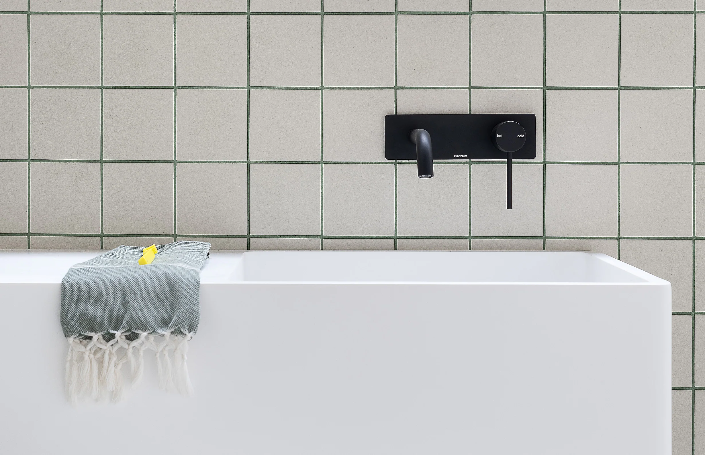 Phoenix Vivid Slimline Basin/ Bath Wall Mixer Set 180mm Curved | Matte Black | - Image 3
