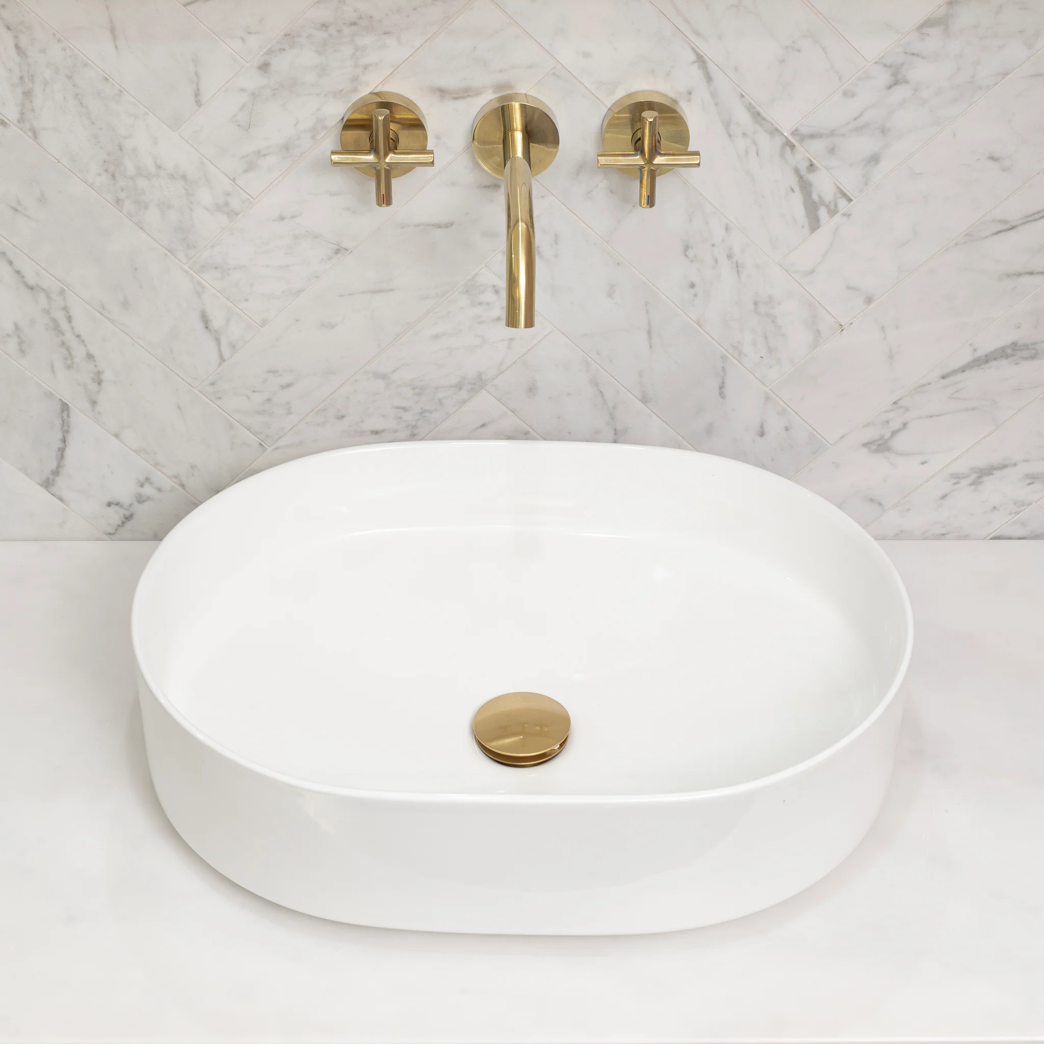 Pill Step 500mm x 370mm Above-Counter Basin, Gloss White - Image 2