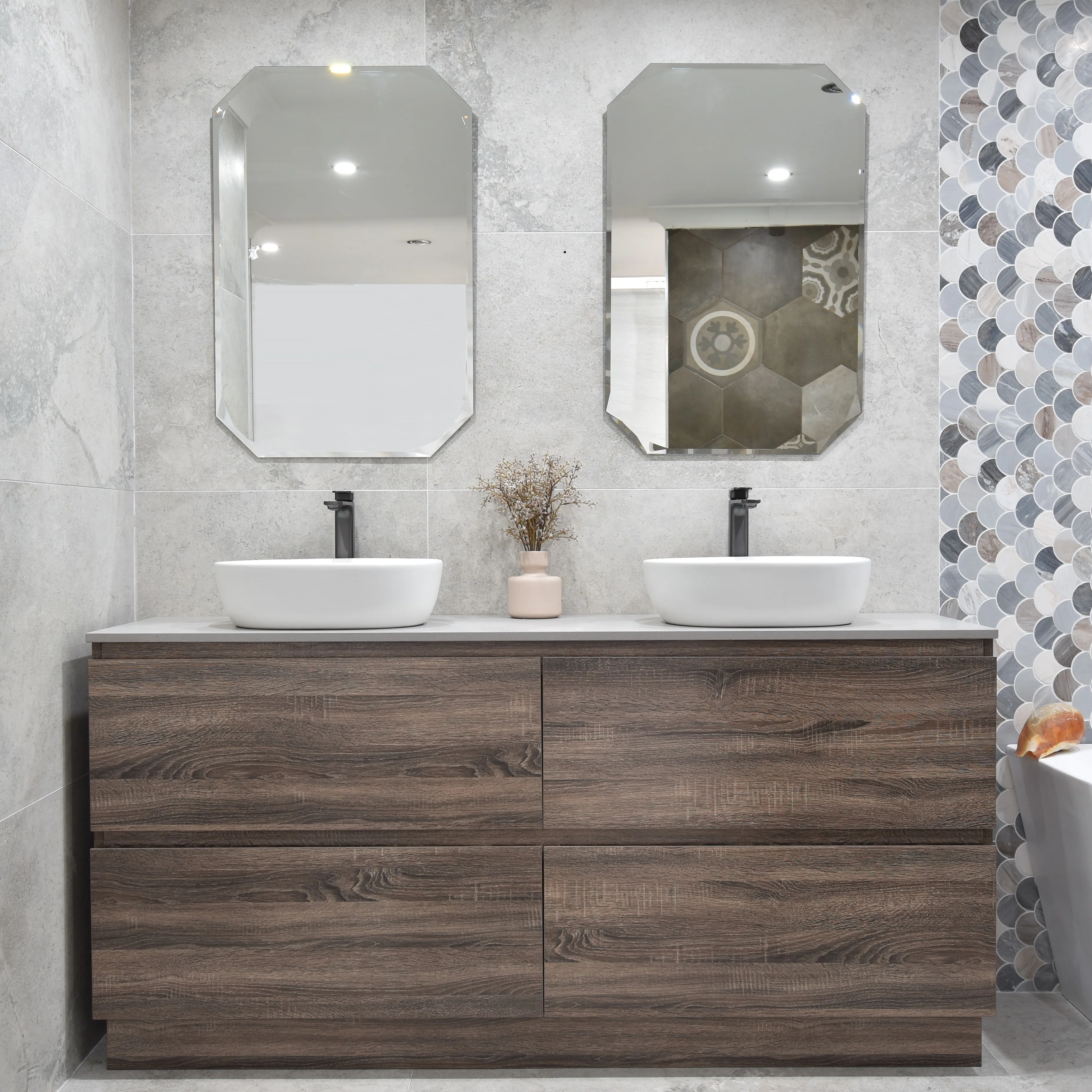 Radiant Jewel 600mm x 900mm Frameless Mirror with Jewelled Edge - Image 3