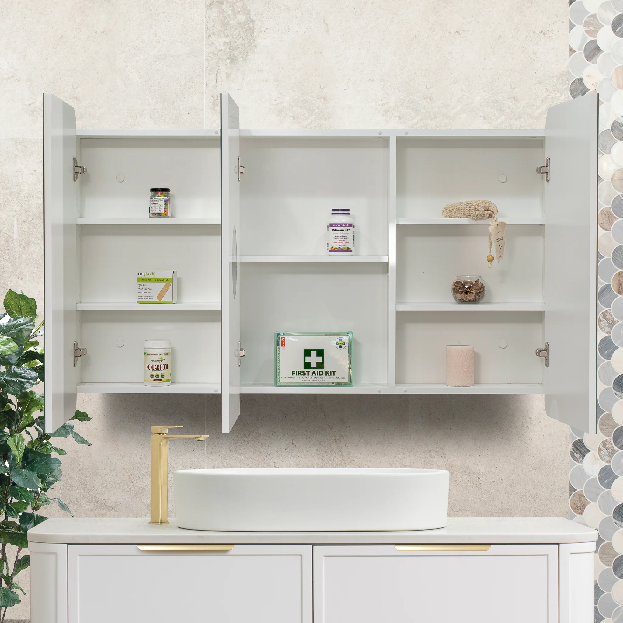 Retti Rectangular 1200mm x 750mm Mirrored Shaving Cabinet, Matte White - Image 4