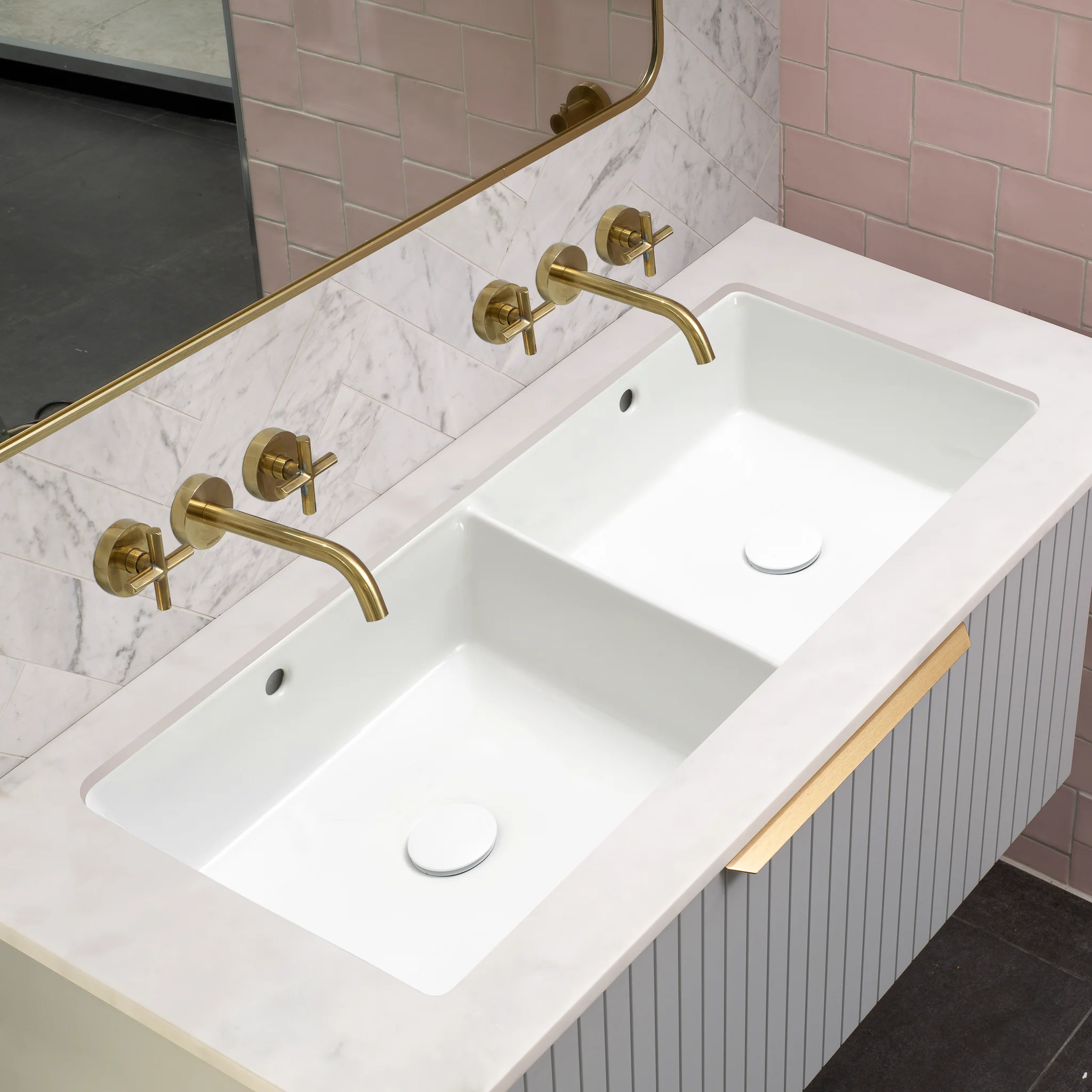 Retti Rectangular 880mm x 390mm Under-Counter Basin with Double Sink and Overflow, Gloss White - Image 3