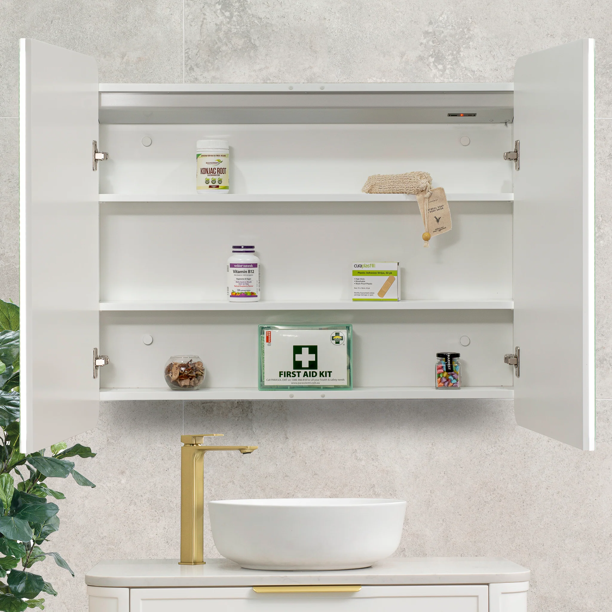 Retti Rectangular 900mm x 750mm Frontlit LED Mirrored Shaving Cabinet, Matte White - Image 3