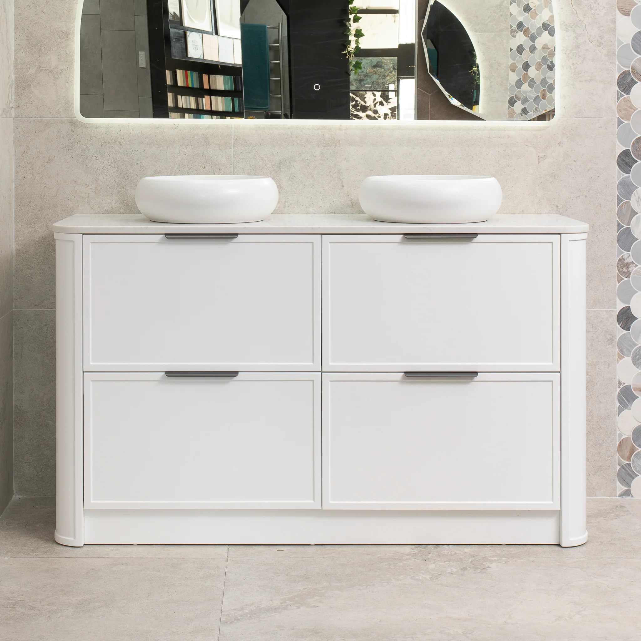 Tura Shaker 1500mm Curved Floorstanding Vanity Cabinet, Matte White - Image 4