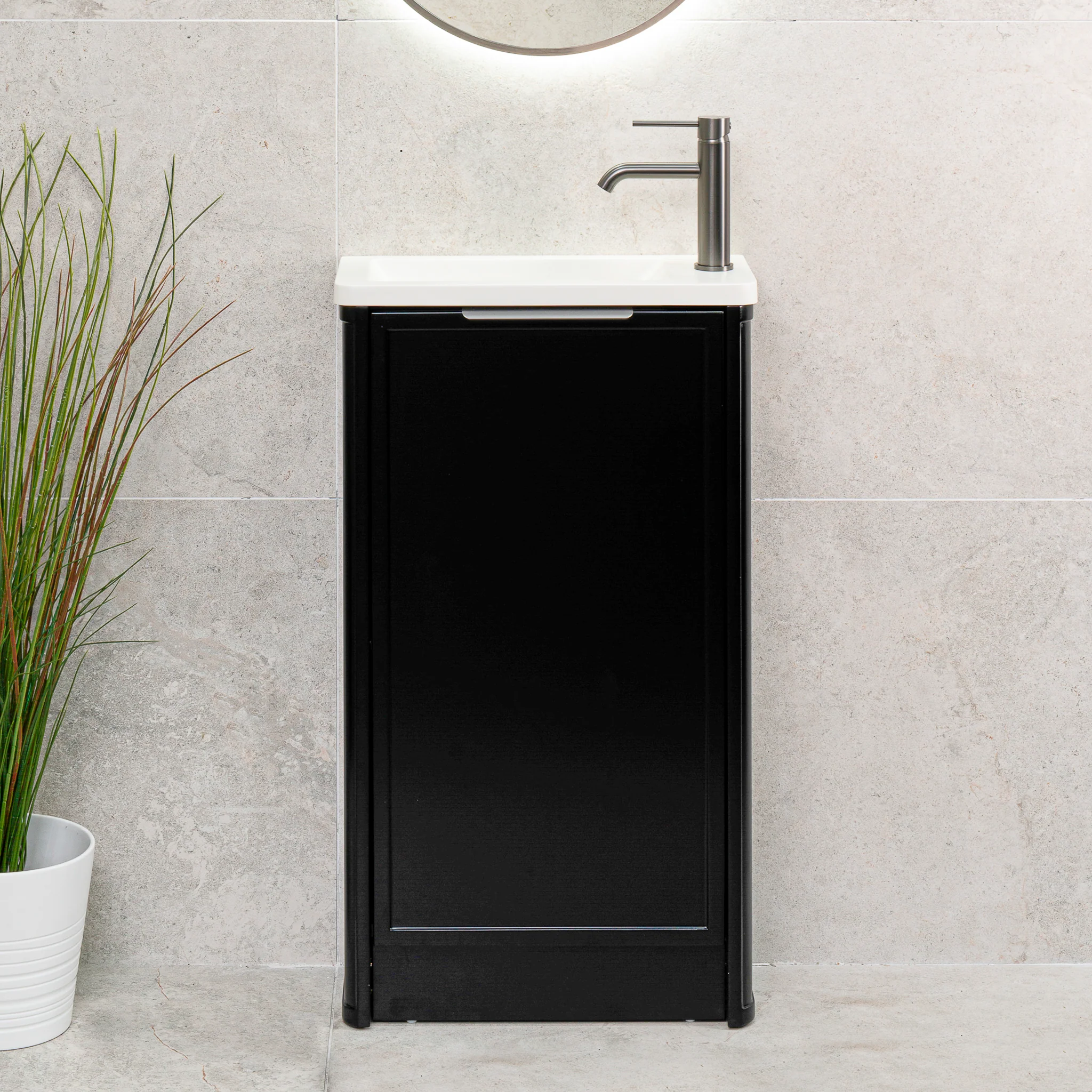 Tura Shaker Petite 500mm Curved Floorstanding Slim Vanity Cabinet, Matte Black - Image 3