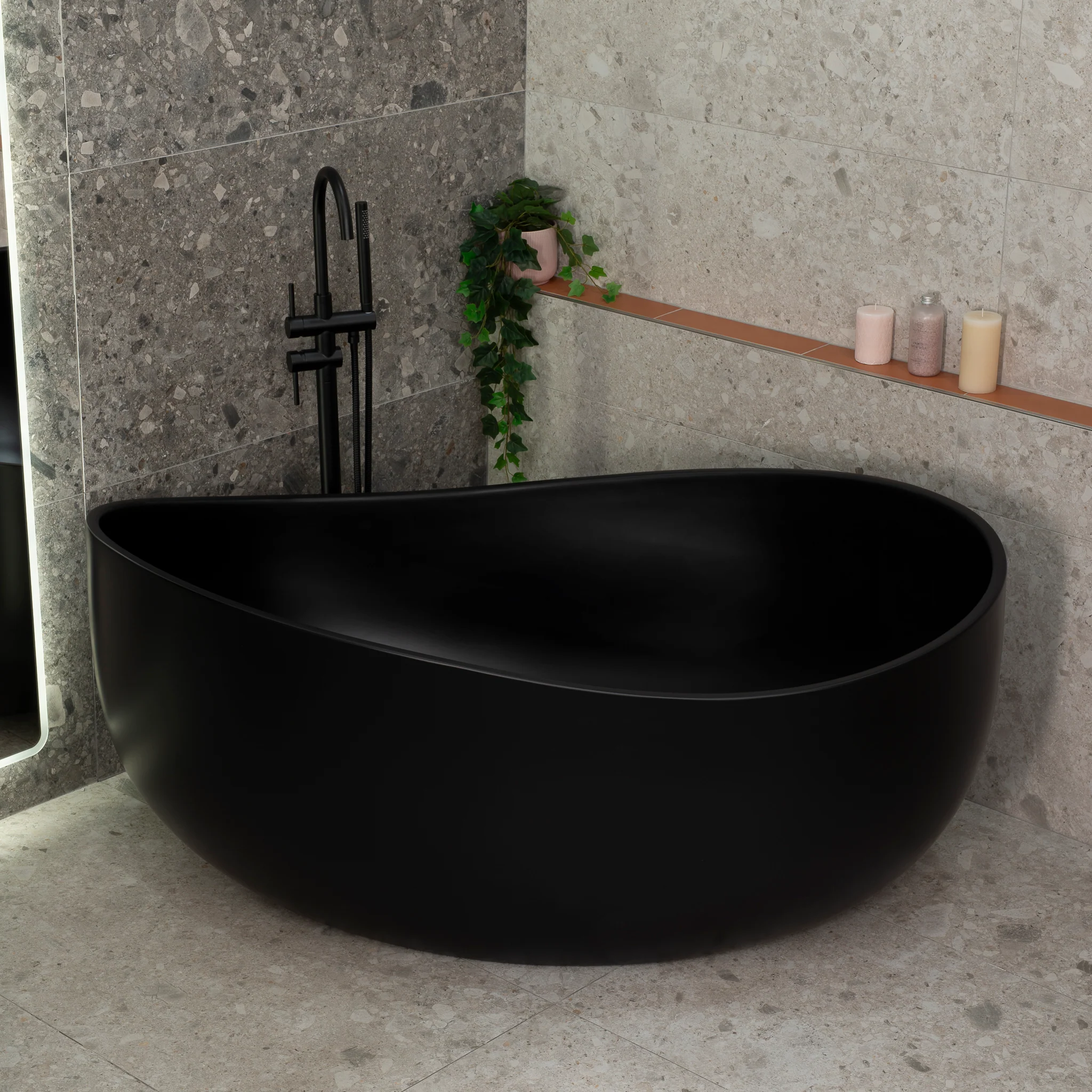 Wave Oval 1600mm Wide Freestanding Bath, Matte Black - Image 3