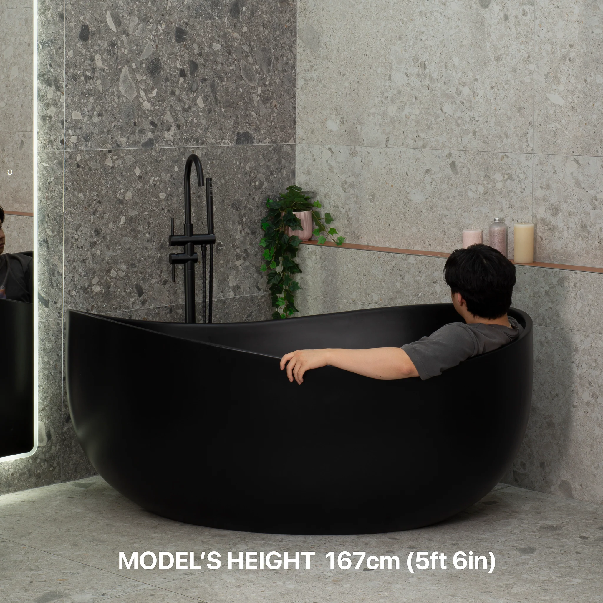 Wave Oval 1600mm Wide Freestanding Bath, Matte Black - Image 5